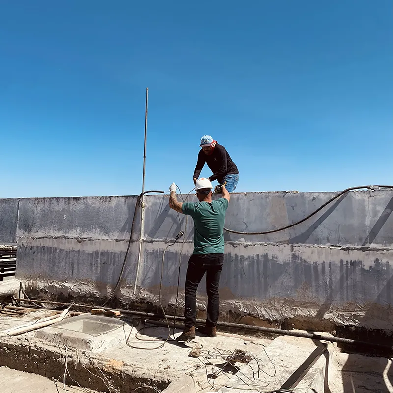 Telhadista em Brasília 12 Conferindo o telhado 2