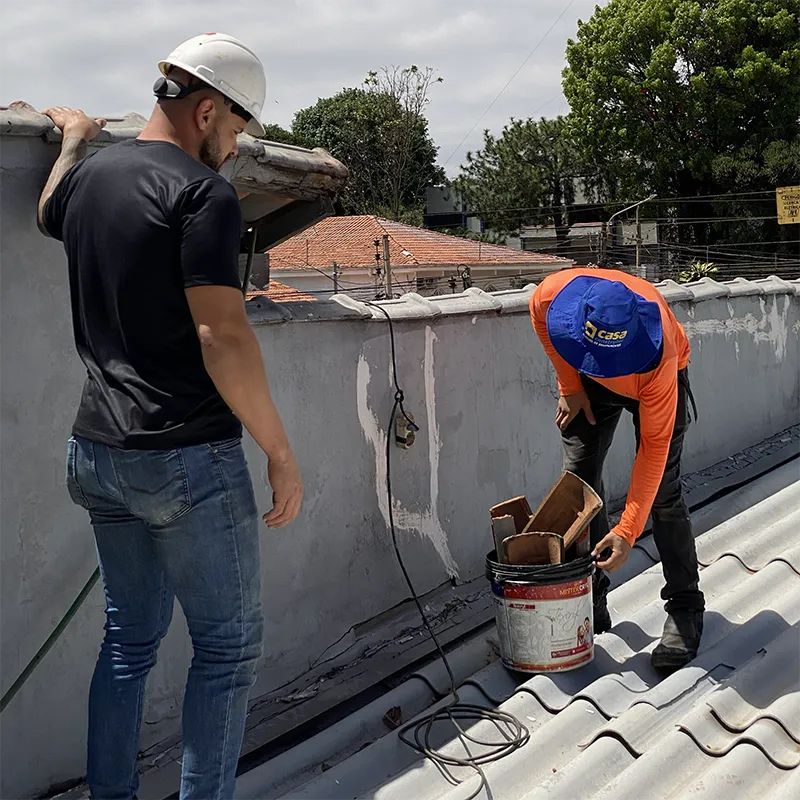 Telhadista em Brasília 14 Conferindo o telhado 3